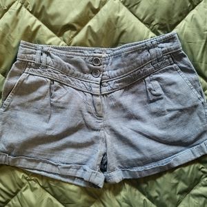 Pleated denim shorts